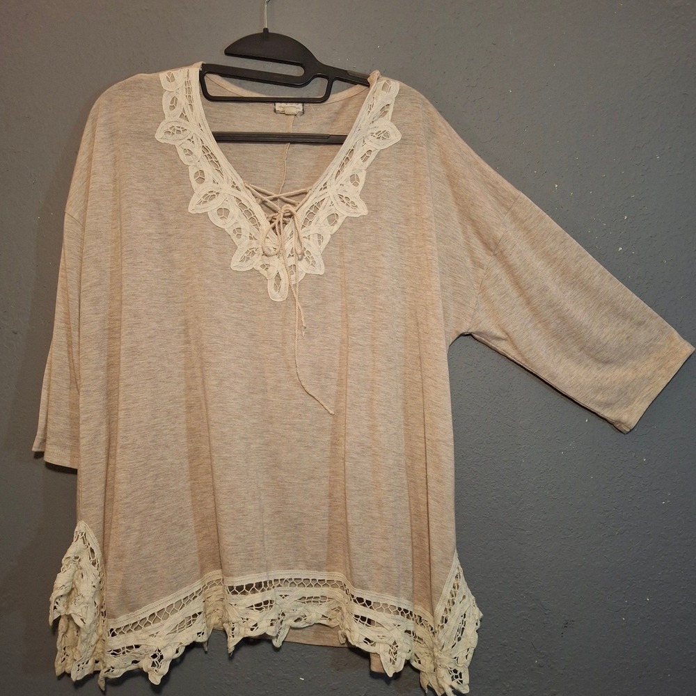 Eyeshadow Women's Plus Size 18/20W Tan Lace Up Crochet Trim Boho Top - Picture 2 of 6